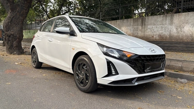 Hyundai i20 Images