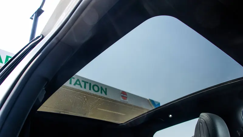 Panoramic glass roof