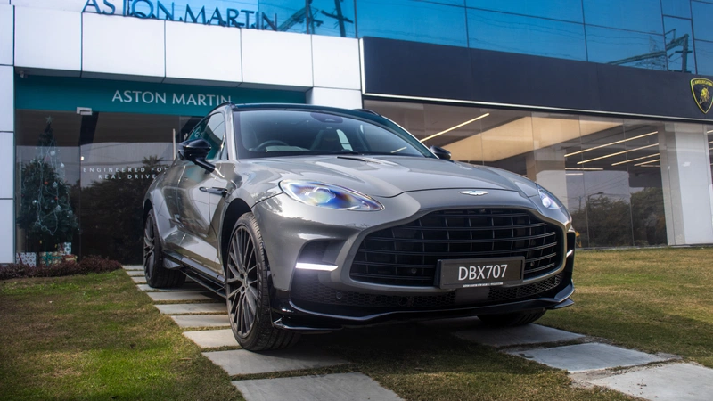 Aston Martin DBX
