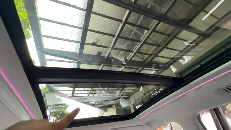 Sunroof (Inside View)