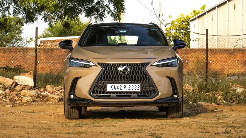 350h AWD front view