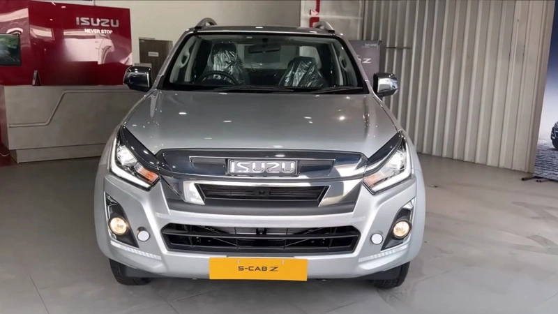 Isuzu S-CAB Z
