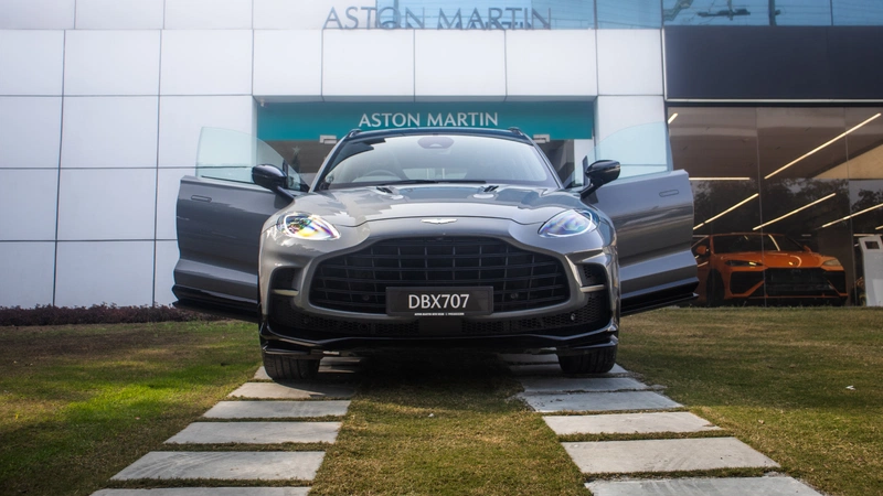 Aston Martin DBX