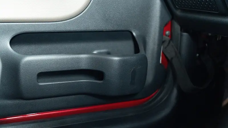 Passenger Bottle Holder