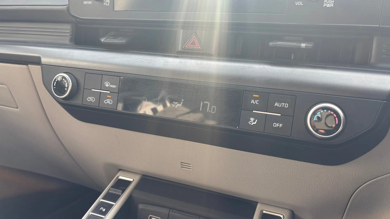 Kia Carens Clavis