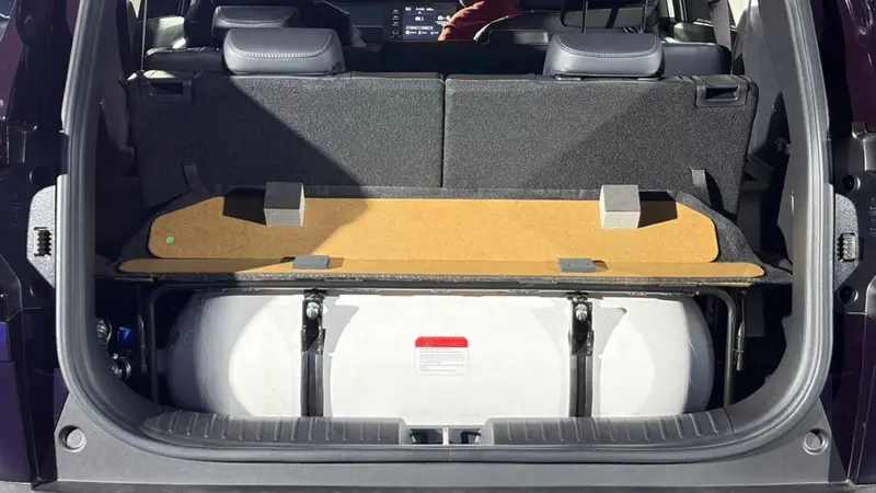 Trunk (CNG Cylinder)