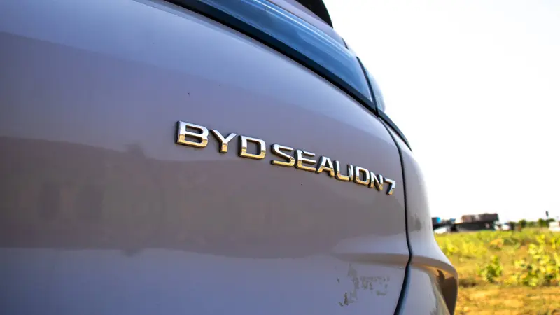 BYD SEALION 7 badge on the rear tailgate