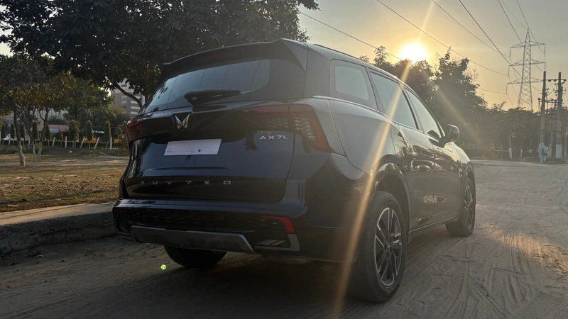 Mahindra XUV 7XO