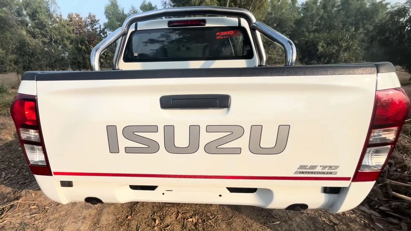 Isuzu S-CAB