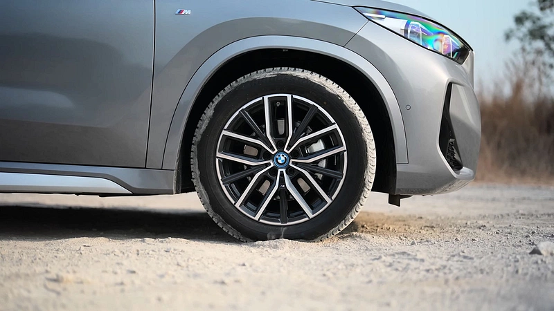 BMW iX1 LWB