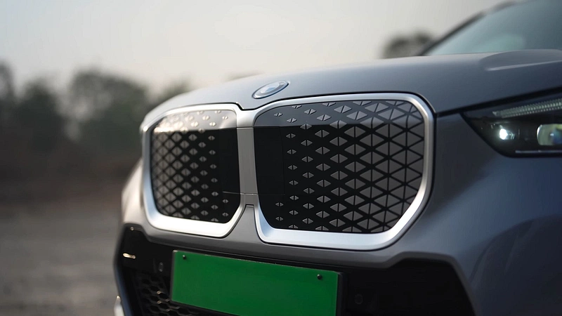 BMW iX1 LWB