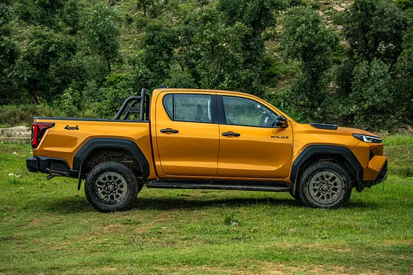 It can be had in both 4x2 and 4x4 drivetrain configurations.
