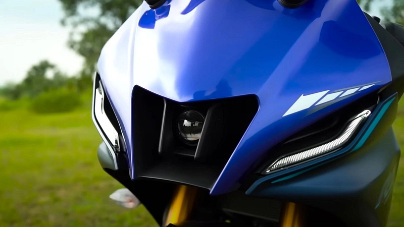 Yamaha R15 V4