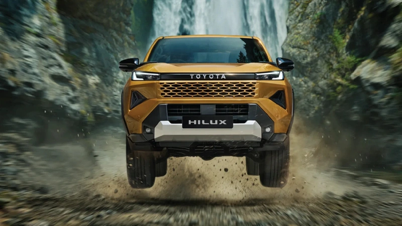Toyota Hilux front view