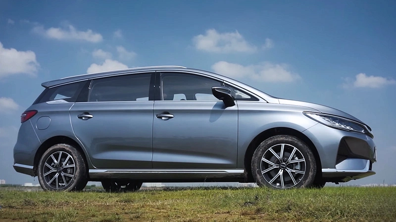 BYD eMAX 7