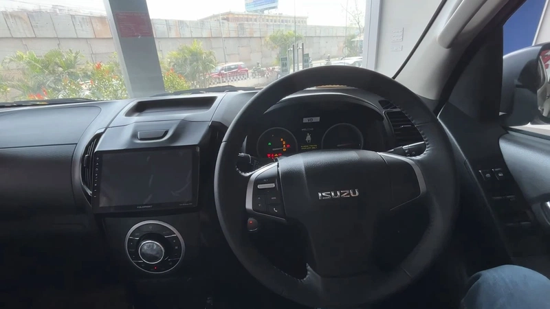 Isuzu V-Cross