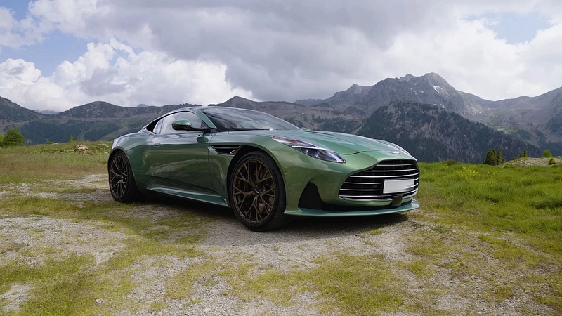 Aston Martin DB12