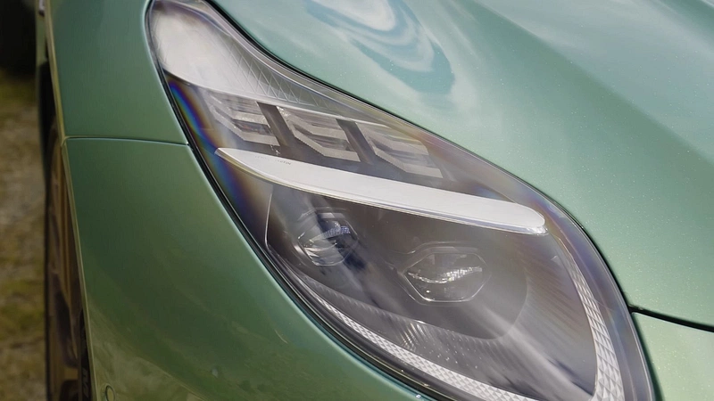 Aston Martin DB12