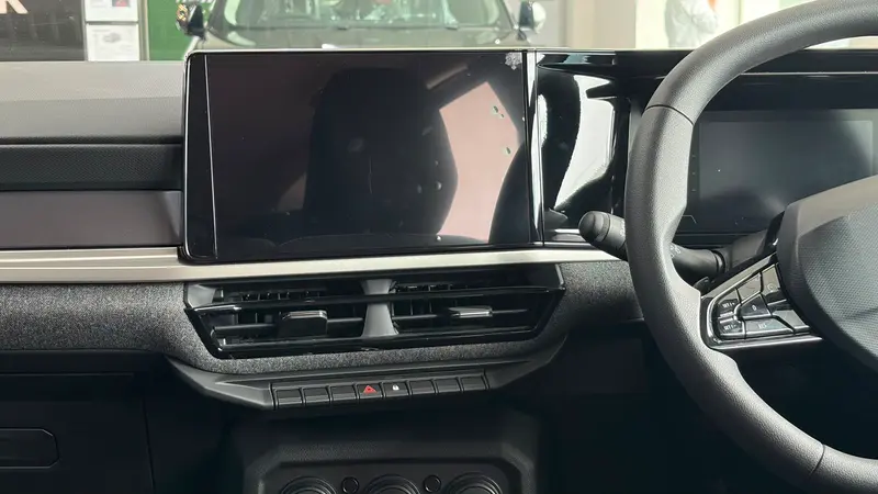 Evolution dashboard and 25.65 cm (10.1-inch) multimedia system