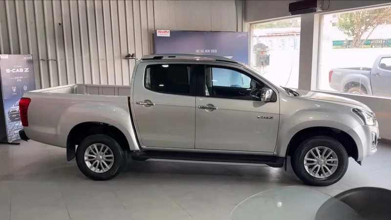 Isuzu S-CAB Z