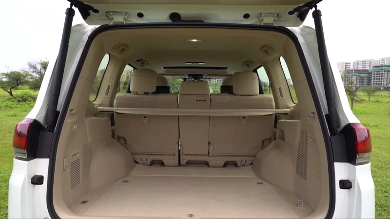 Toyota Land Cruiser 300