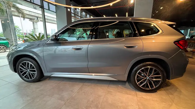 BMW X1 LWB