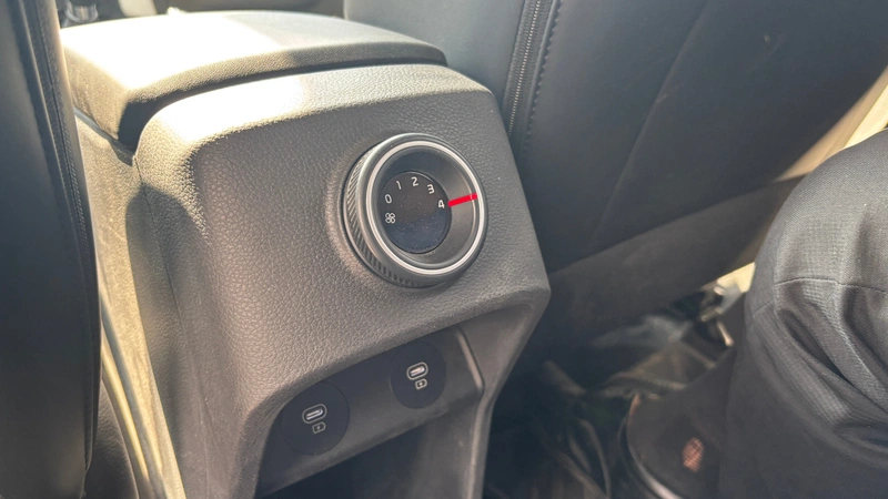 Kia Carens Clavis