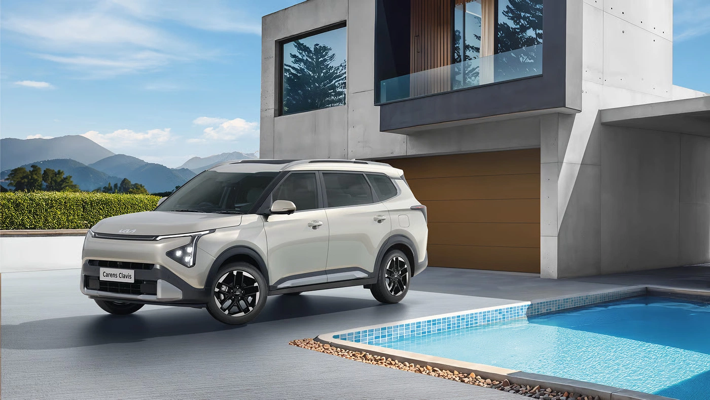 Kia Carens Clavis image 1