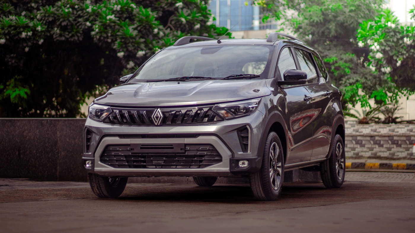 Renault Triber image 1