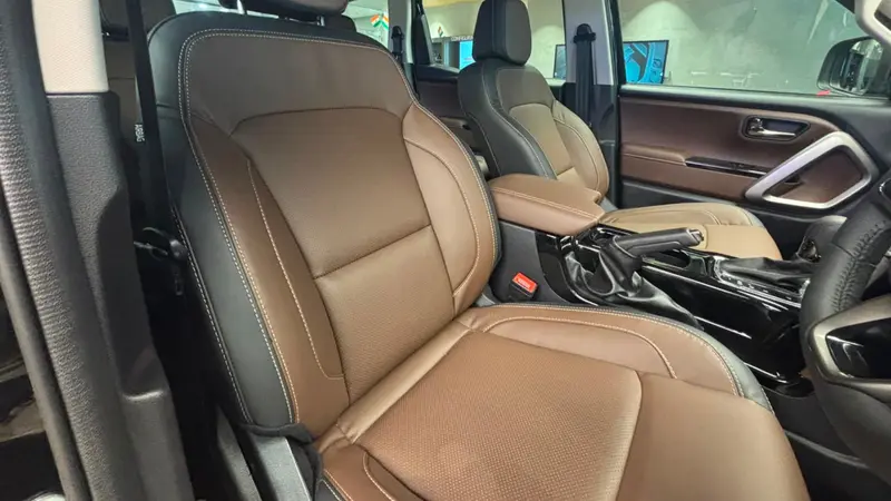 Z8 S front seats