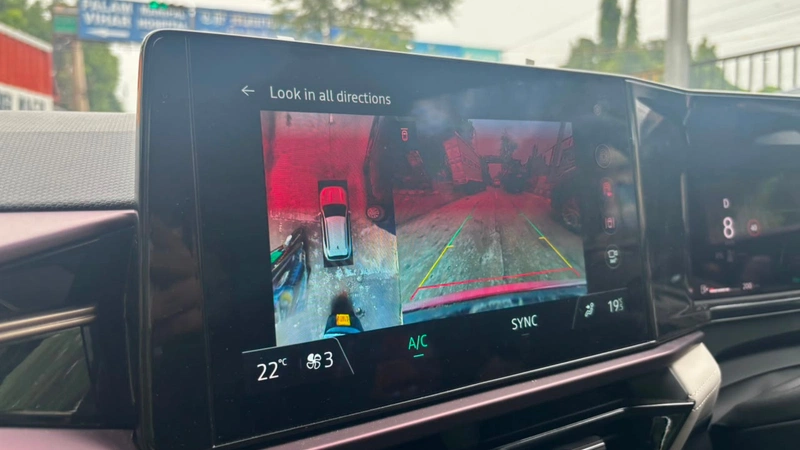 around-view monitor displaying the vehicle's surroundings