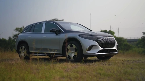 Mercedes-Benz Maybach EQS SUV Image