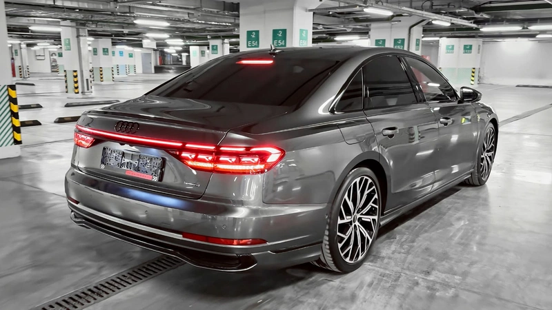 Audi A8 L