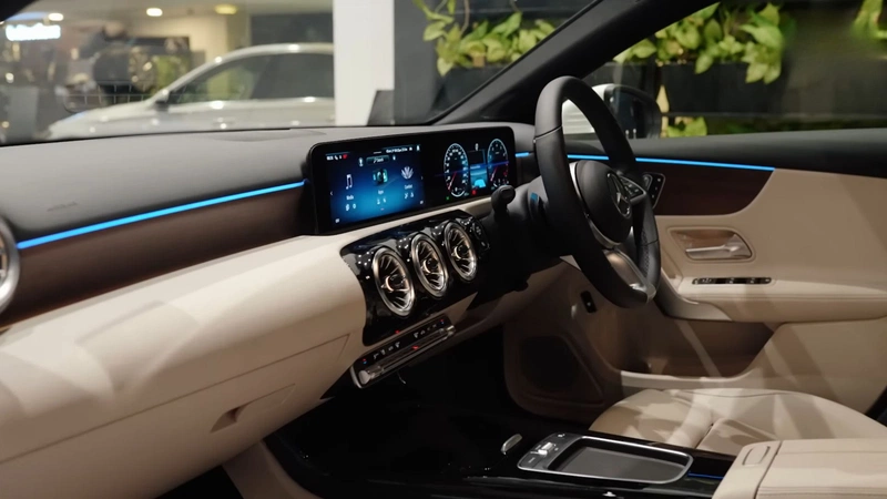 Mercedes-Benz A-Class Limousine