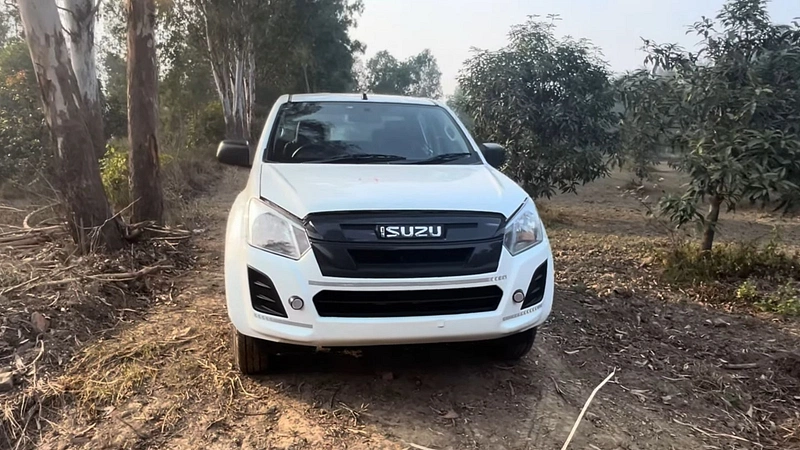 Isuzu S-CAB