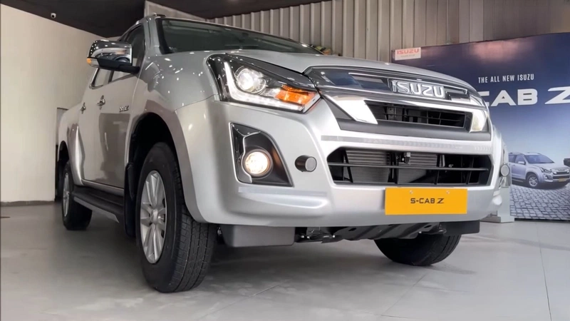 Isuzu S-CAB Z