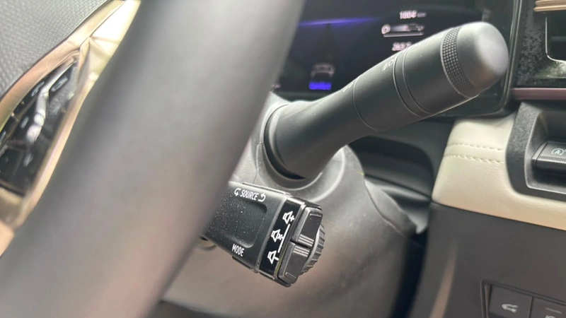 steering-mounted controls and drive-mode stalk