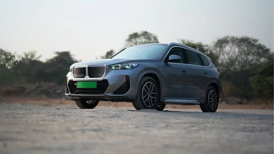 BMW iX1 LWB