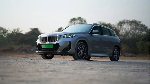 BMW iX1 LWB Image