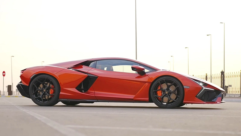 Lamborghini Revuelto