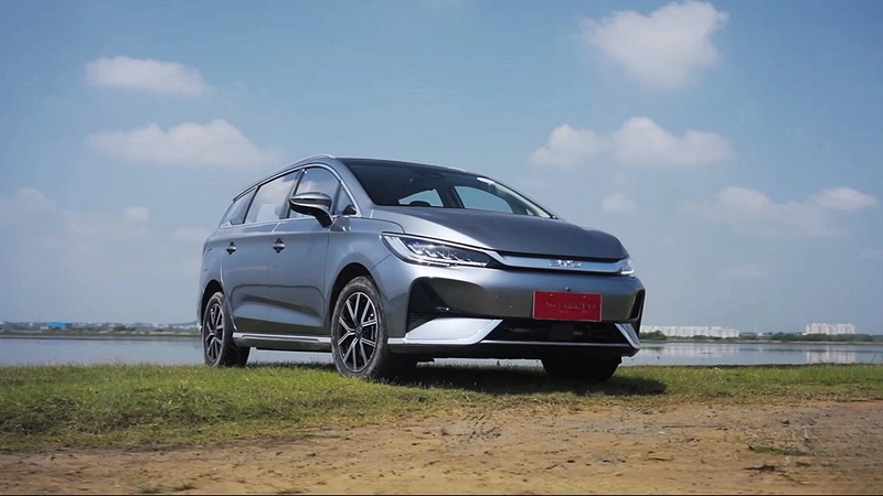 BYD eMAX 7