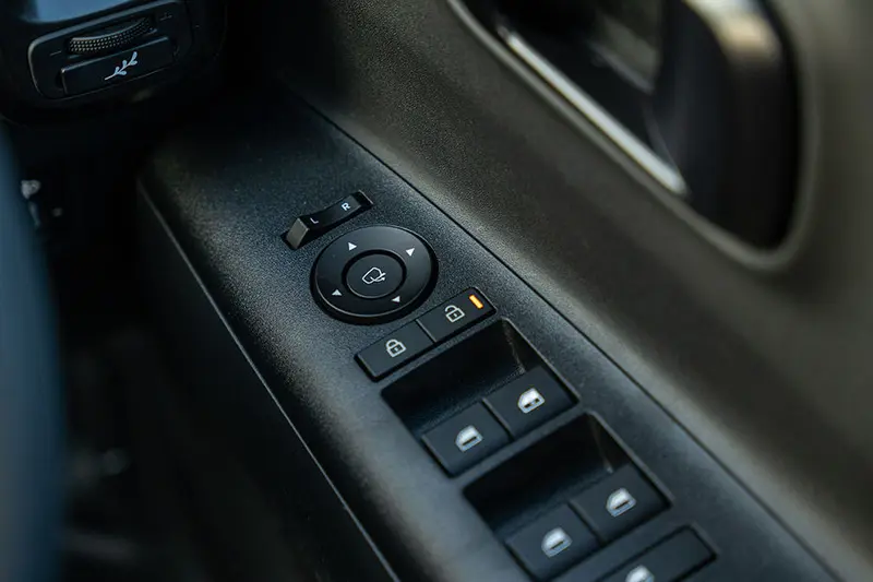 Mirror Adjustment Controls