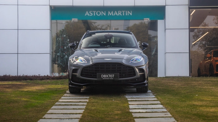Aston Martin DBX image 4