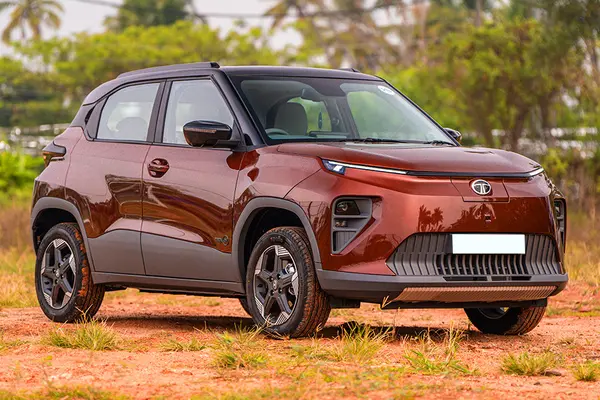 It features a new 40kWh battery pack with 355km of C75-claimed range.