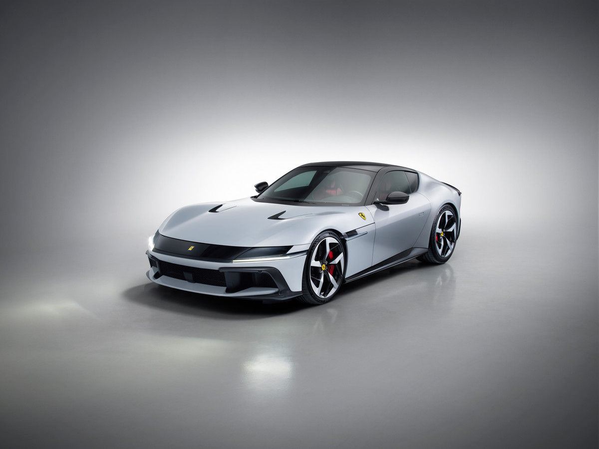 【新品・未開封】 Ferrari 12Cilindri Ferrari 12Cilindri Price, Variants, Features, Specifications