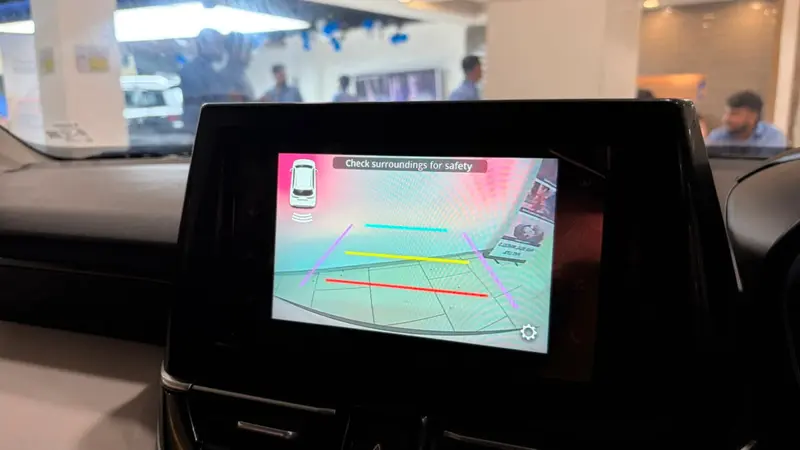 Reverse parking camera display