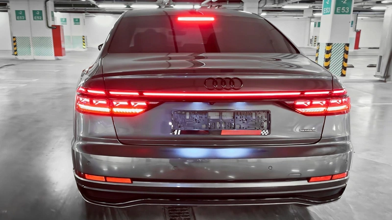 Audi A8 L
