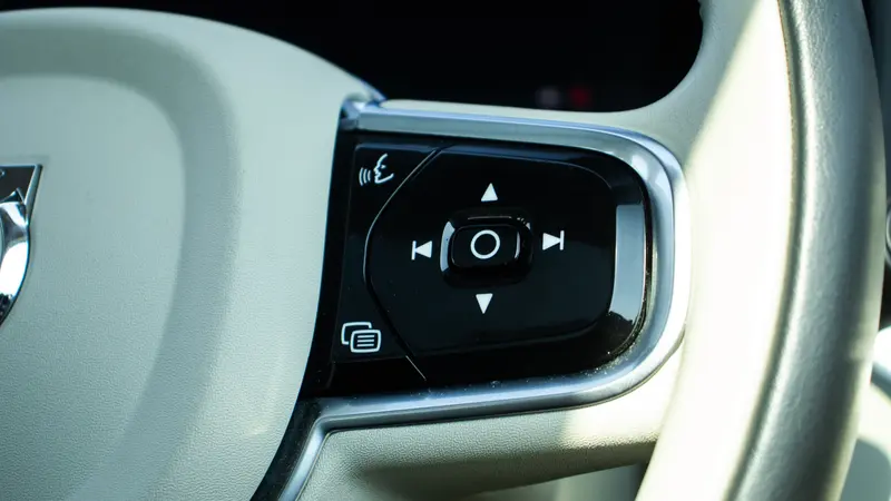 Steering wheel controls