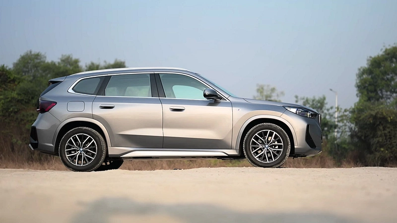 BMW iX1 LWB