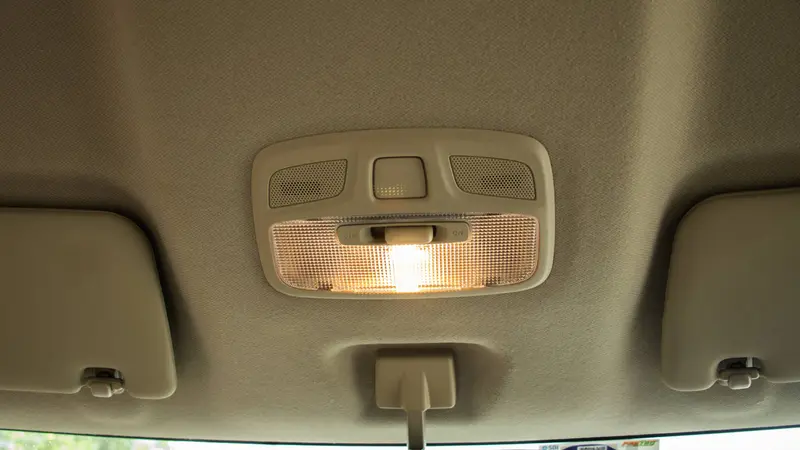 roof-mounted cabin light